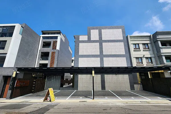 嘉梁凰尊6建案主視覺